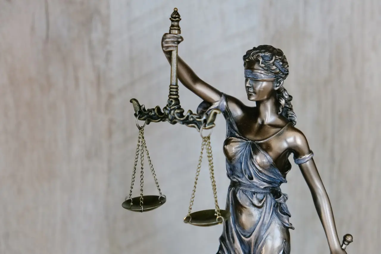 İş Sözleşmesinin Haklı Nedenle Feshi ve Kıdem Tazminatı Hakları